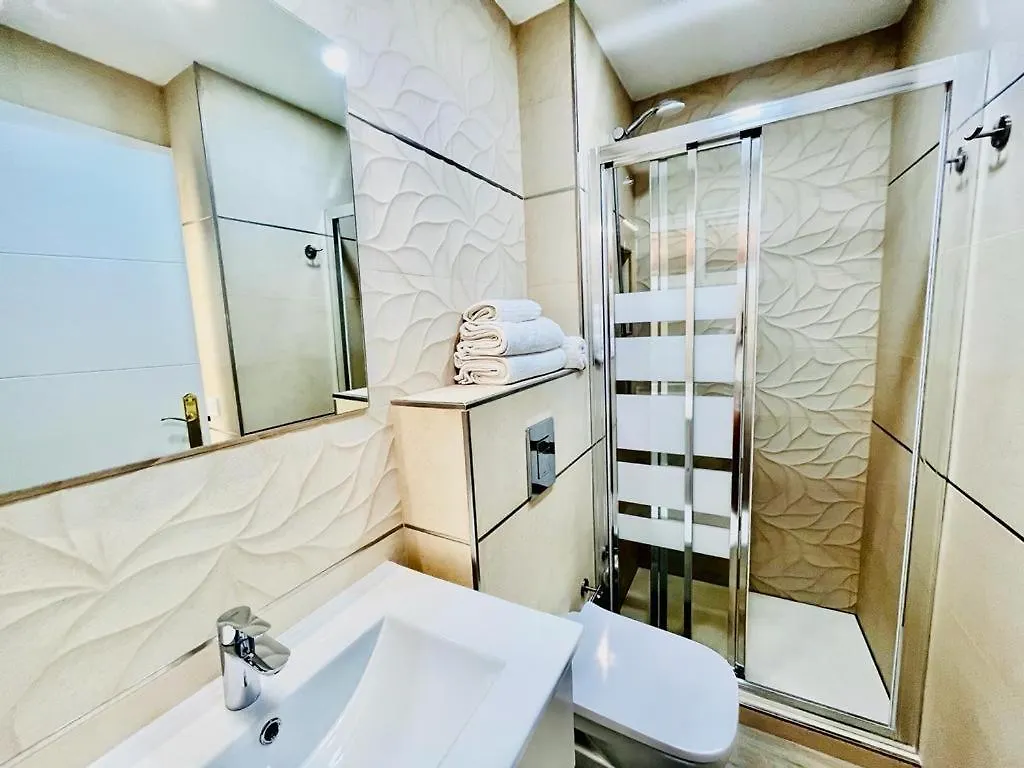Apartamento Moderno y Nuevo apartamento playa Benalmádena